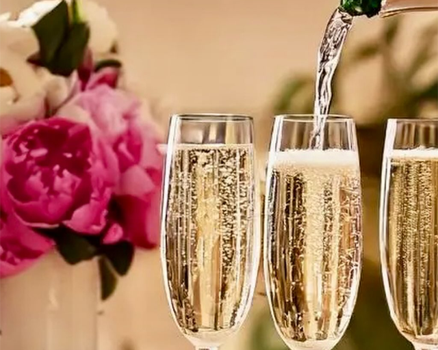 Elegant outdoor event by Elite Booming